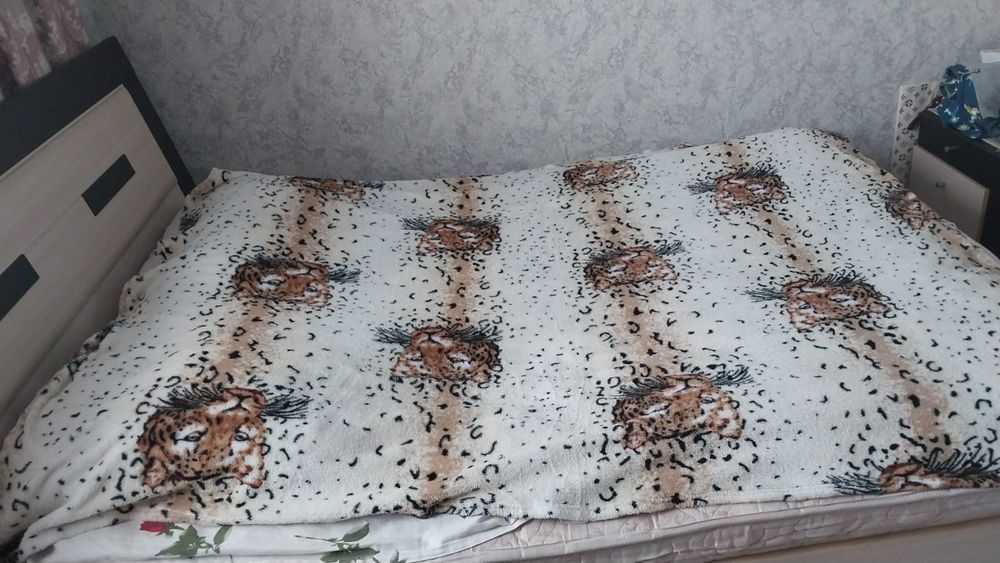 Продам спальный гарнитур