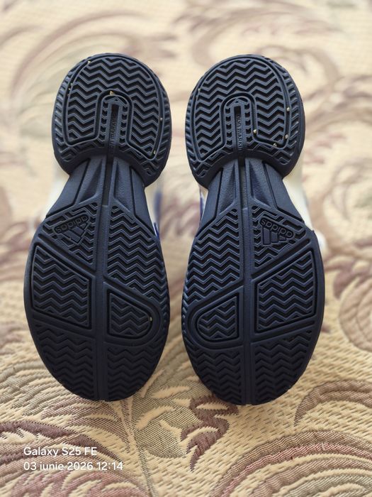 2 Perechei Adidași
