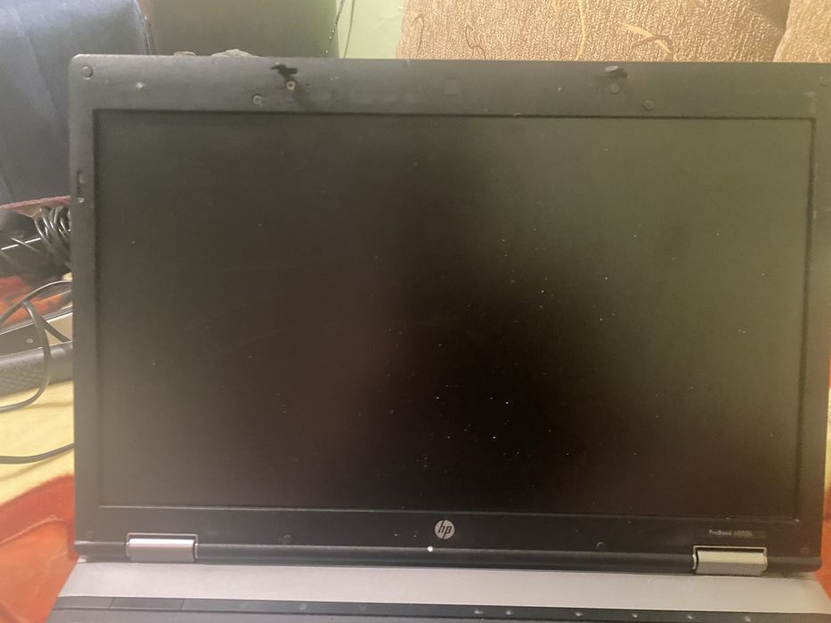 Продавам лаптоп hp без зарядно