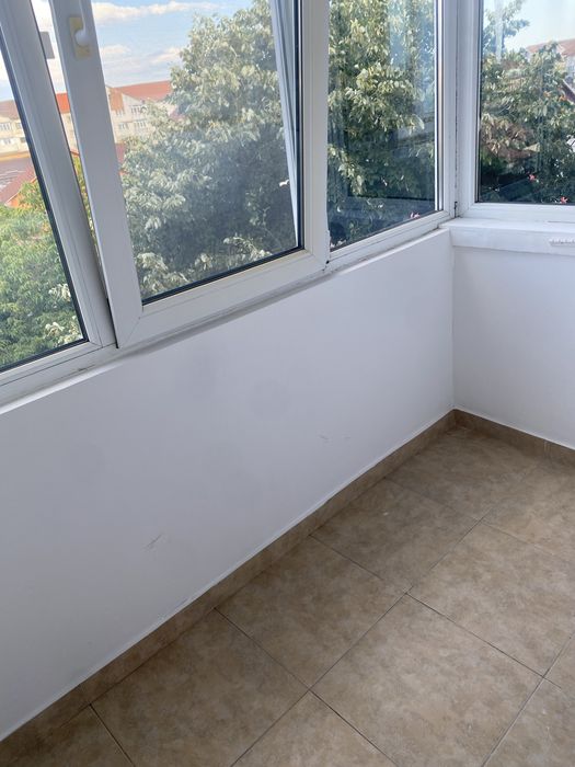 Vand apartament 2 camere Targu -Jiu
