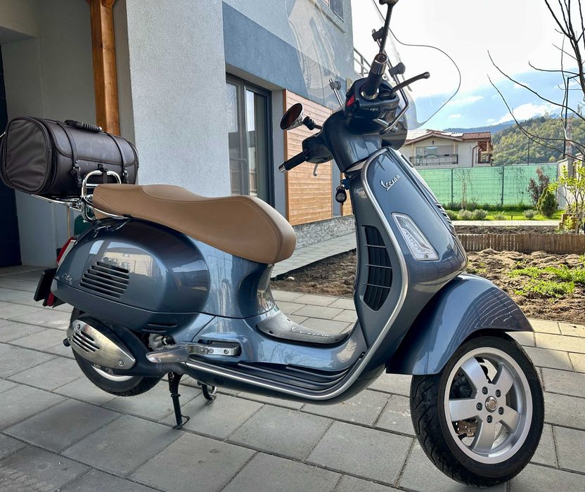 Piagio Vespa GTS 300