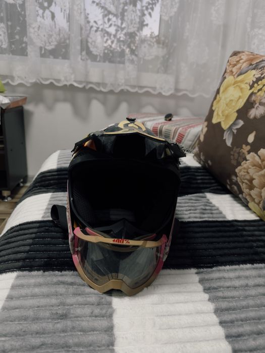 Кроссовый шлем!!!