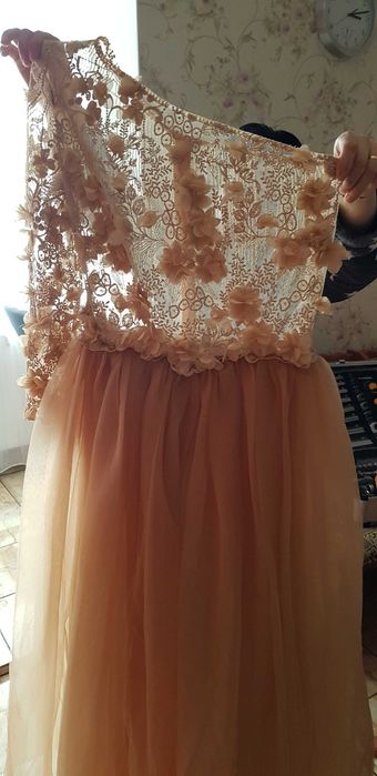 Vind rochie  de ocazie