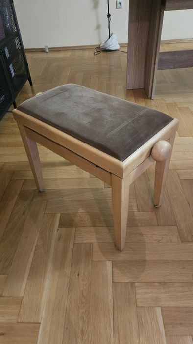 Стол за пиано регулируем