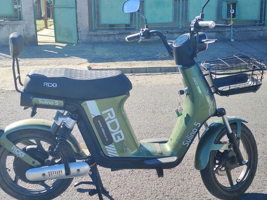 Vând scuter electric