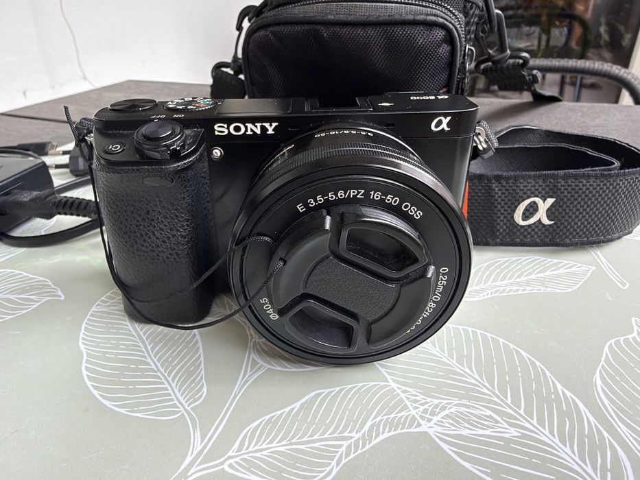 Фотоапарат Sony a6000