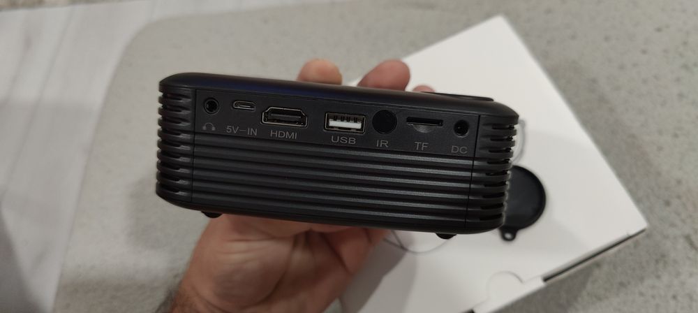Видео Проектор със hdmi usb