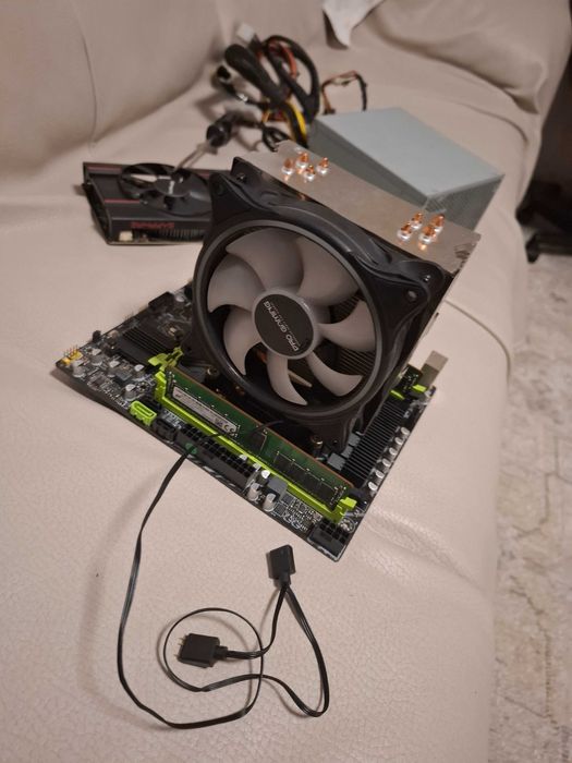 Xenon 2690 v3 + 32 GB DDR4 +RX 550 2GB + SURSA 610W 80BRONZ