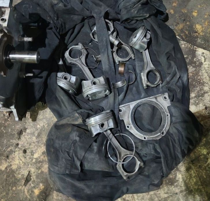 Продам Блок ДВС м54в28