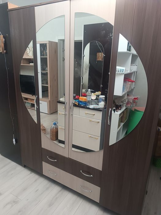Шкафы для одежды