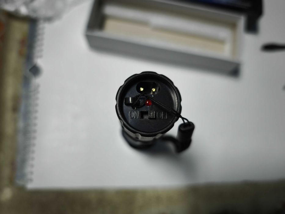 Lanterna cu laser si electrosoc