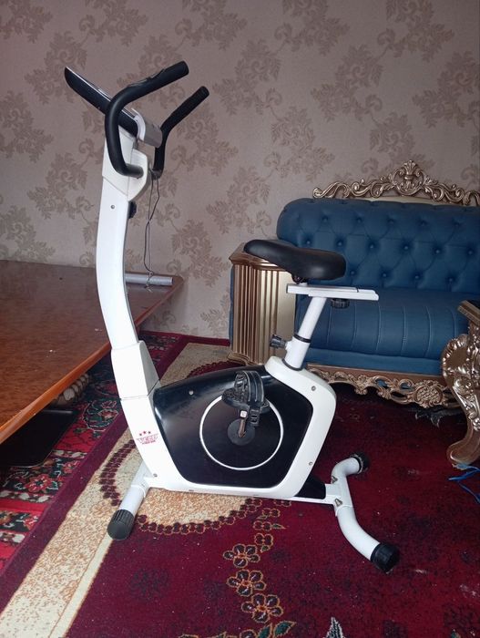 Велотренажор сотилади