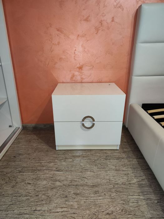 Продавам спалня комлект