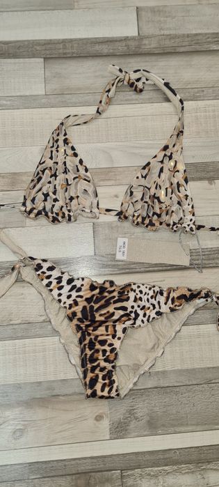 Costum de baie , plaja . Modele diverse,  deosebite