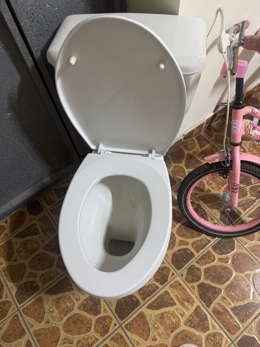 Унитаз б/у, в рабочем состояний