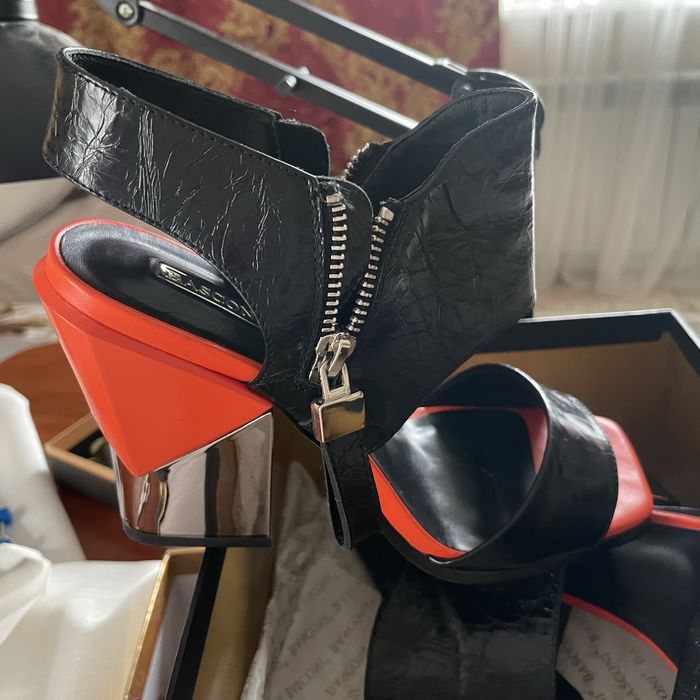 Летняя обувь по 15 000