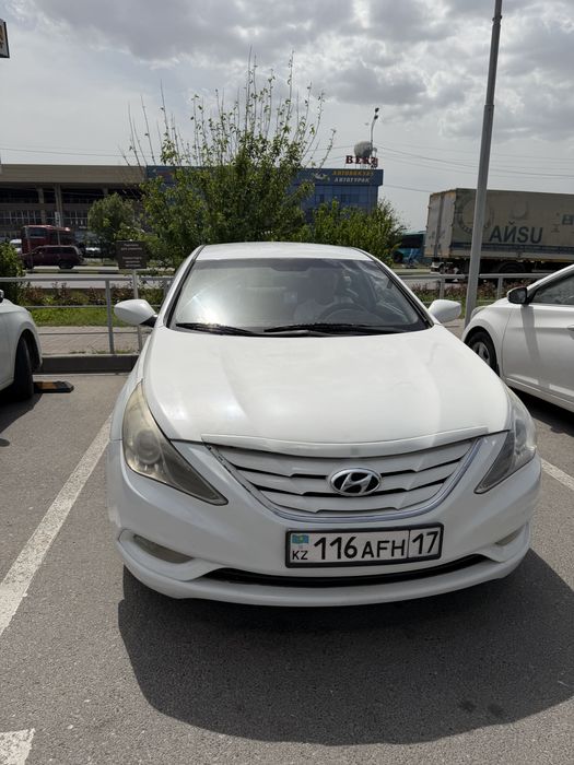 Автомобиль Hyundai Sonata