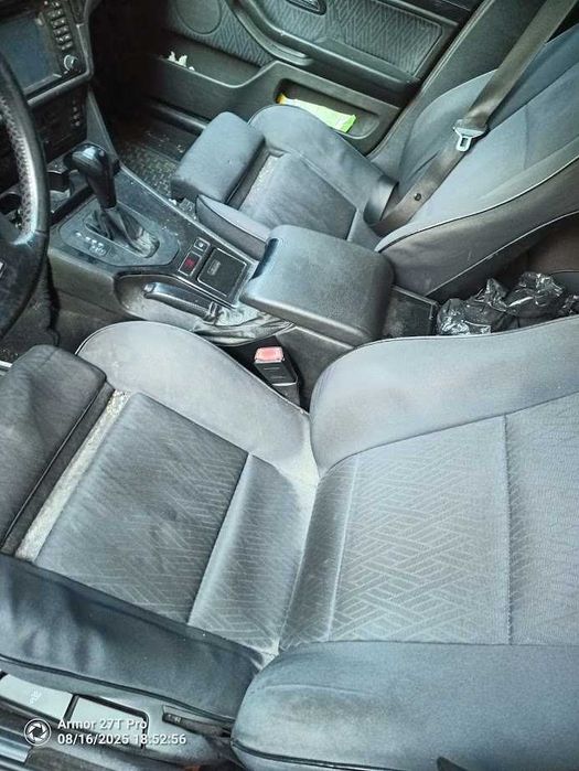 Продавам два автомобила BMW 528