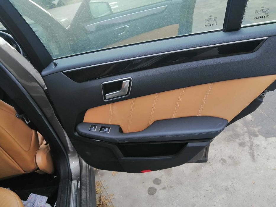Dezmembram Mercedes E220