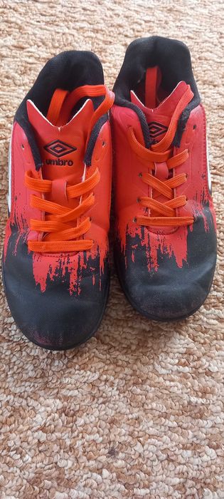 UMBRO  Футболните обувки  Стоножки 33 номер