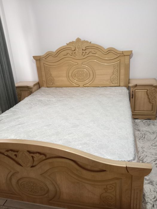 Продается почти новый спальный гарнитур