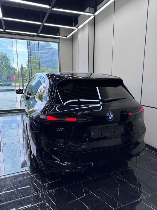 BMW ix40 электро