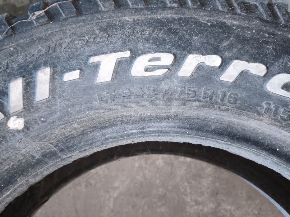 Покрышка от уаз р 16.