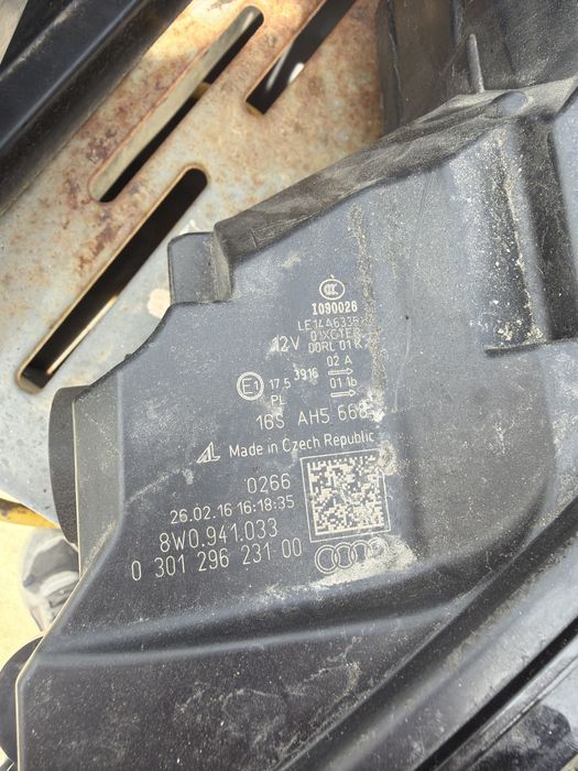 Ляв фар Aufi A4 B9