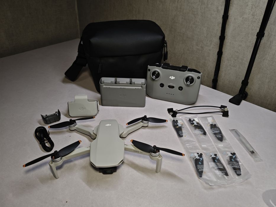 Dji mini 4k fly more combo + sd card 128GB