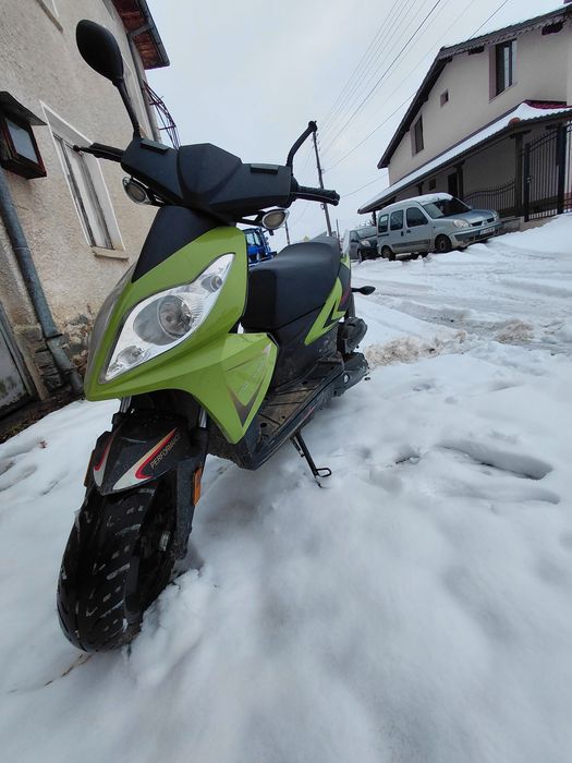 Продава се Скутер 125 4t