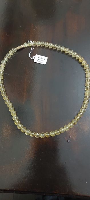 Бусы из натуральных камней.