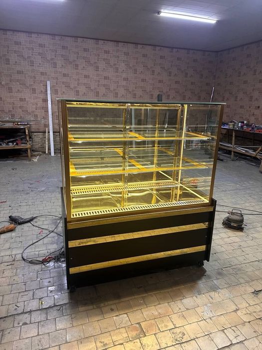 Витрина холодильник