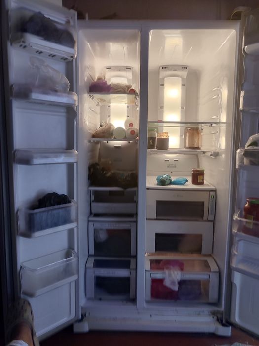 Холодильник корейский