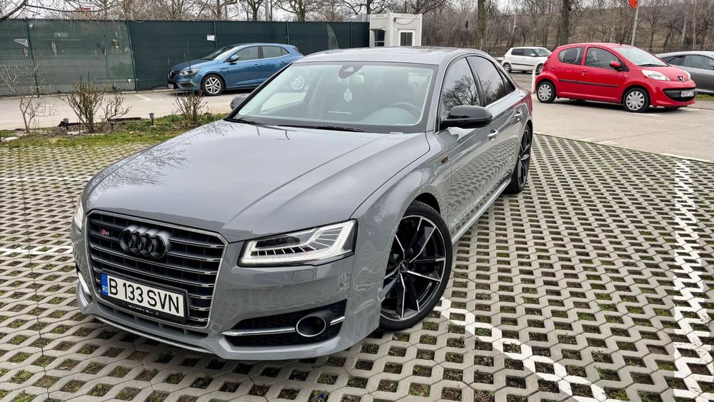 Audi S8