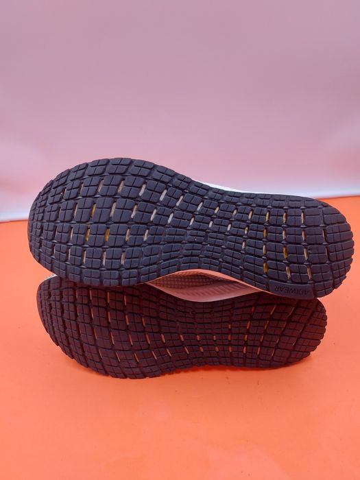 Adidas номер 45 1/3 Оригинални мъжки маратонки