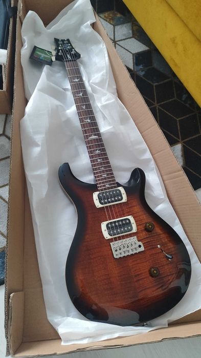 PRS SE Custom 24 Black Gold Sunburst
