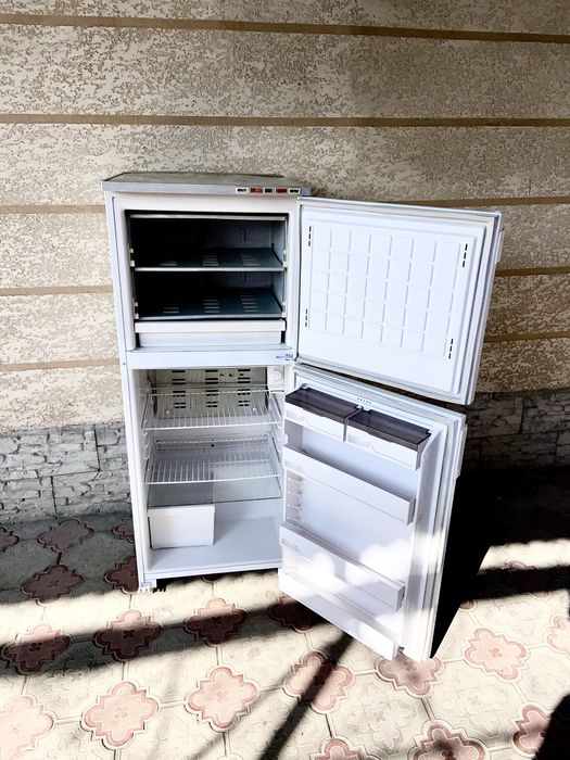 Продам холодильник Бирюса рабочая 100%