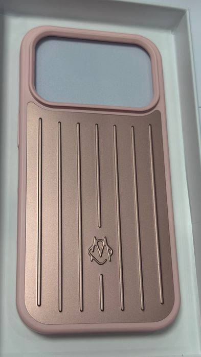 RIMOWA Aluminium Case за iPhone 18 Pro, 17 Pro, 17 Pro Max