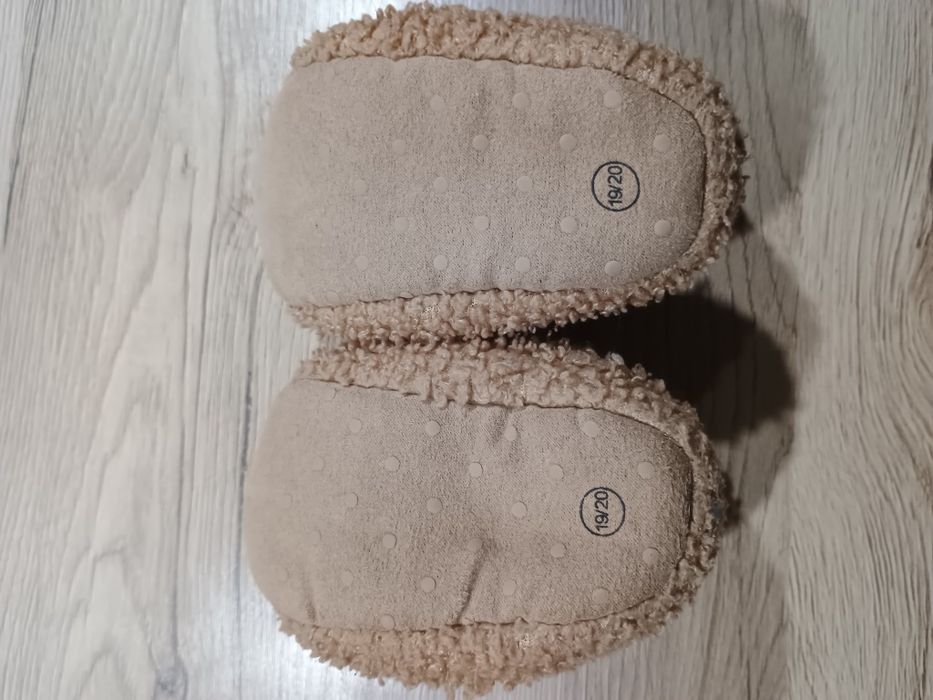 Botoșei bebe mărimea 19-20