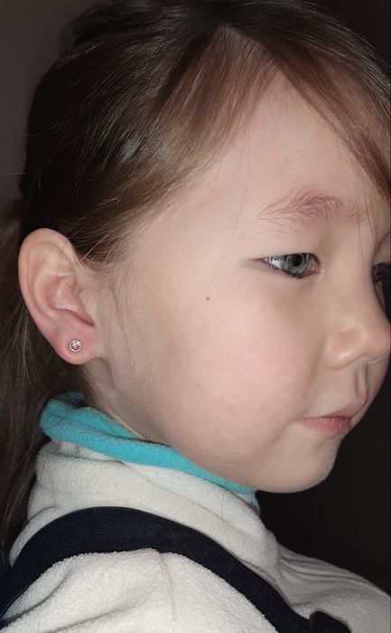 Прокол ушей деткам, прокол носа взрослым