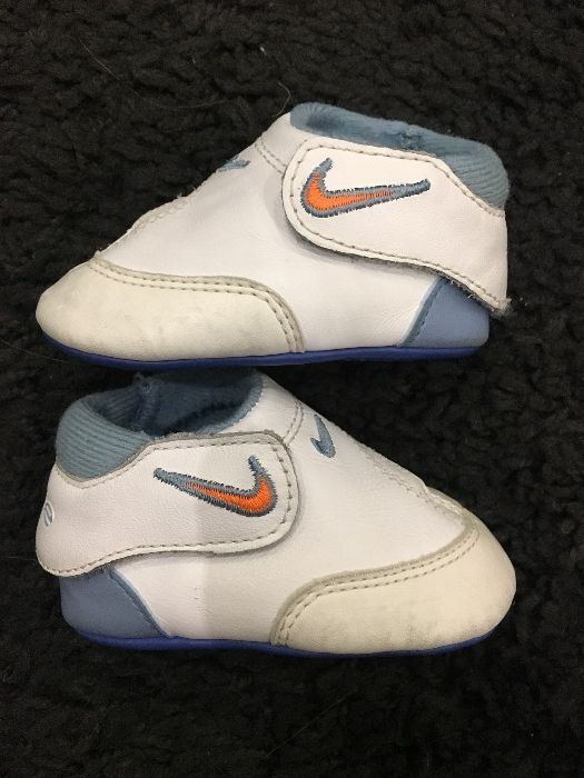 Nike Adidas буйки