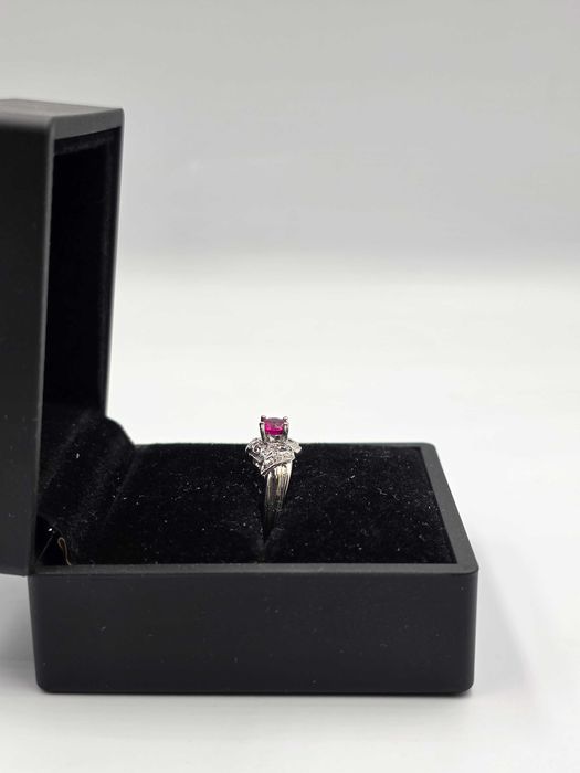 Inel Aur 18K cu Rubin si Diamante