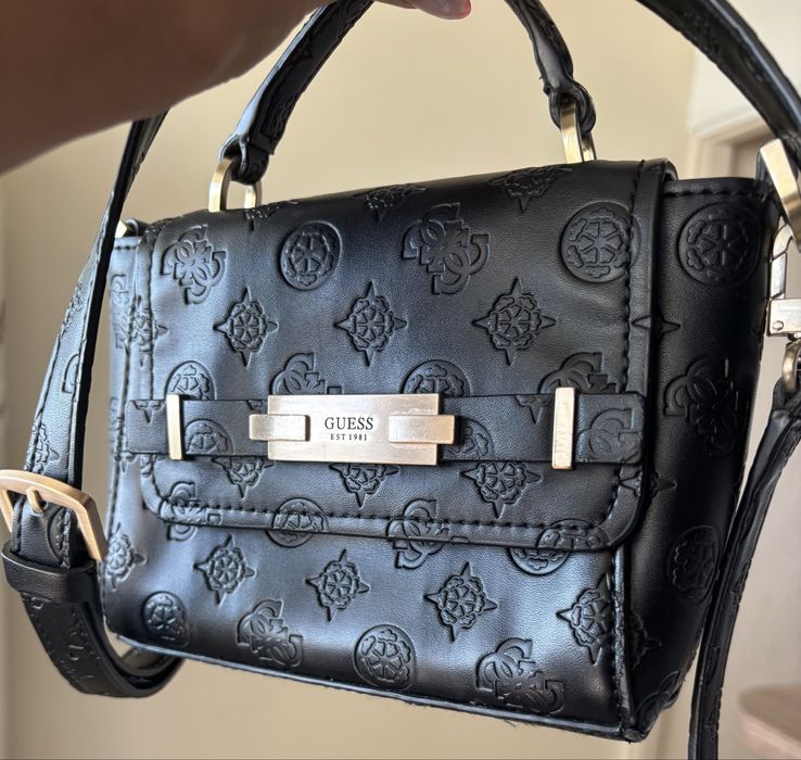 Guess малка чанта