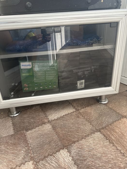 Продам тумбу под телевизор