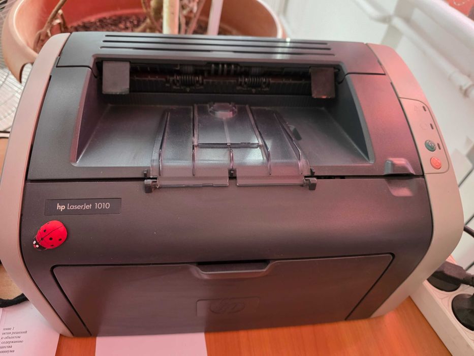 Принтер HP laserjet 1010