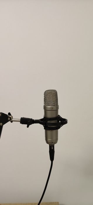Kit Studio  Microfon Rode NT1 A - Interfata Focusrite Scarlett 2i2 Gen 2