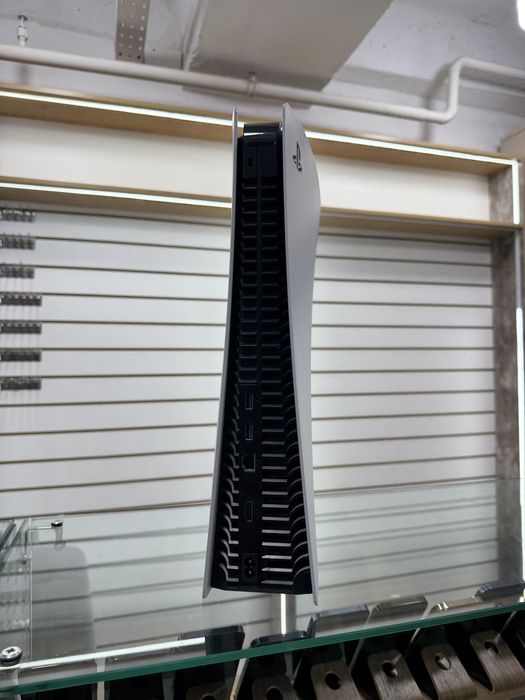 Продаю PS5 FAT 1TB