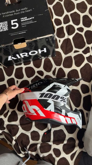 Casca Airoh Rosu/Alb