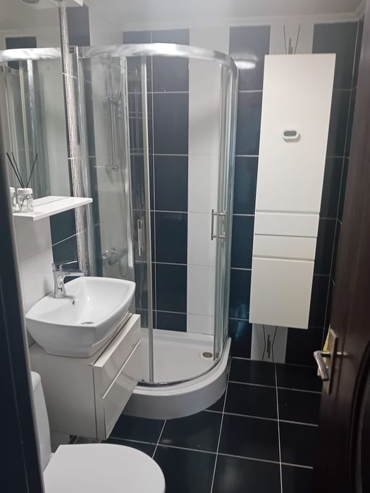 INCHIRIEZ APARTAMENT, tel.  0761208111,modern, chic și ultra-functional, design și confort absolut. Dr Tr.Severin,  vis-a-vis de Liceul Economic.