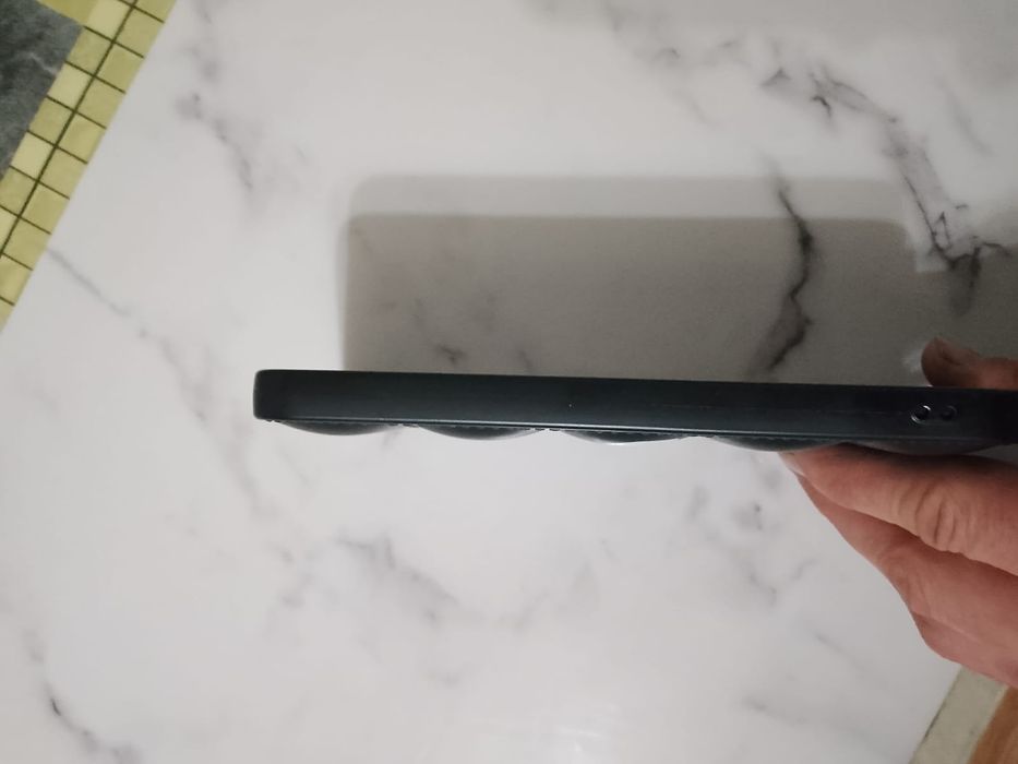 Поко с 51 64гб идеальный